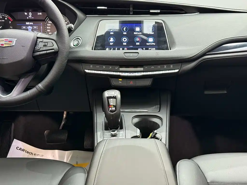 Cadillac XT4 — фото 22