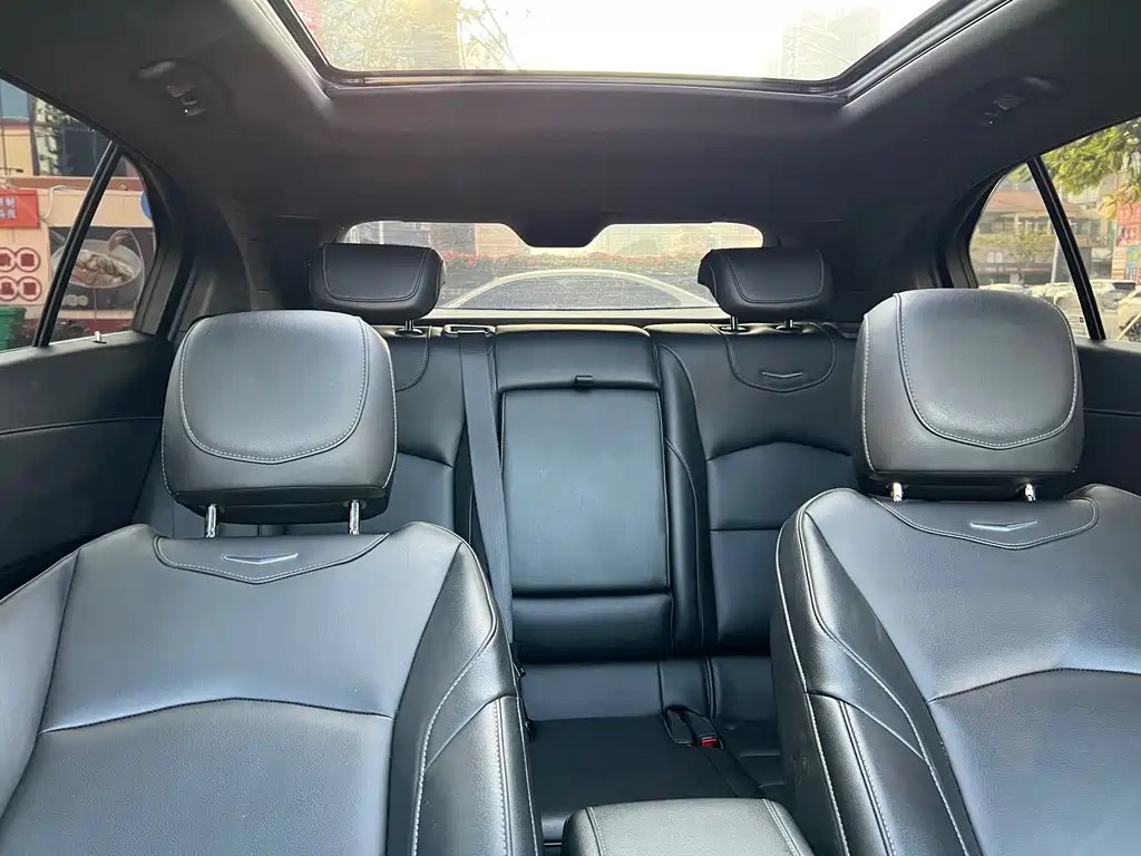 Cadillac XT4 — фото 17