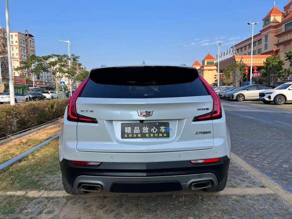 Cadillac XT4 — фото 5