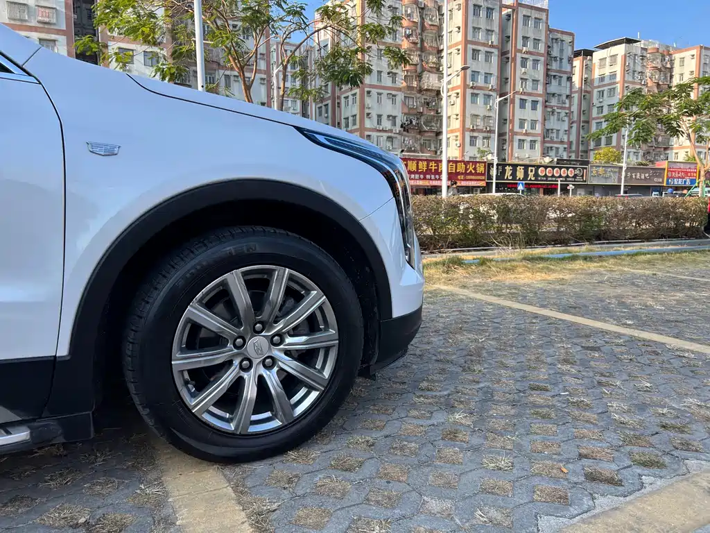 Cadillac XT4 — фото 8