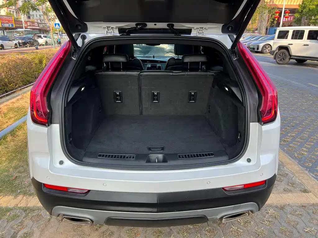 Cadillac XT4 — фото 9