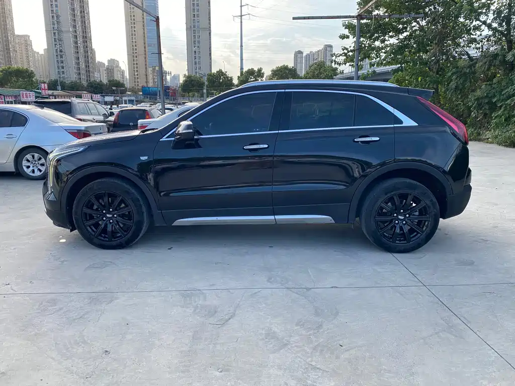 Cadillac XT4 — фото 3