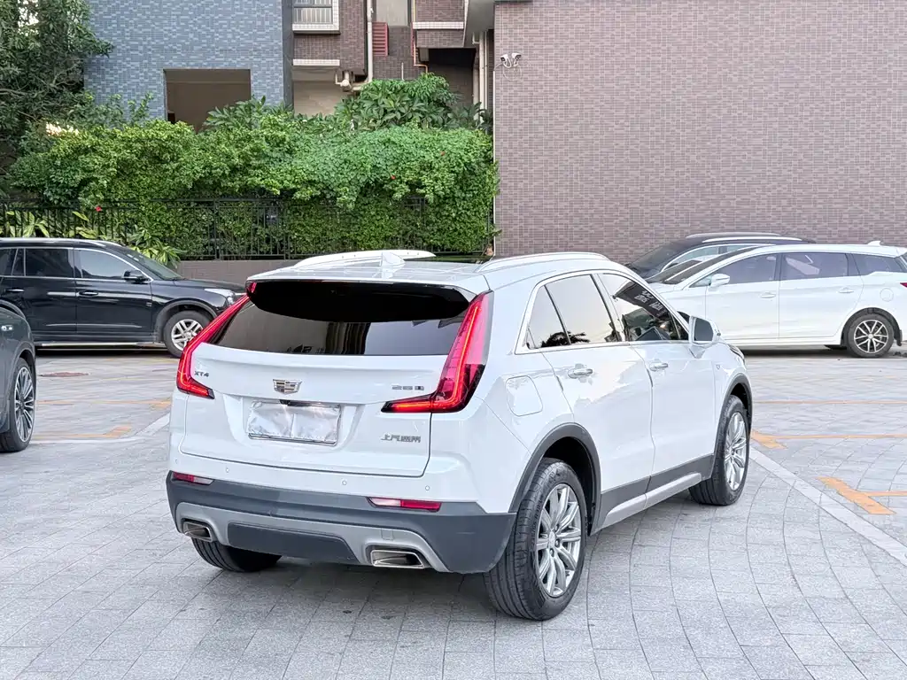 Cadillac XT4 — фото 9
