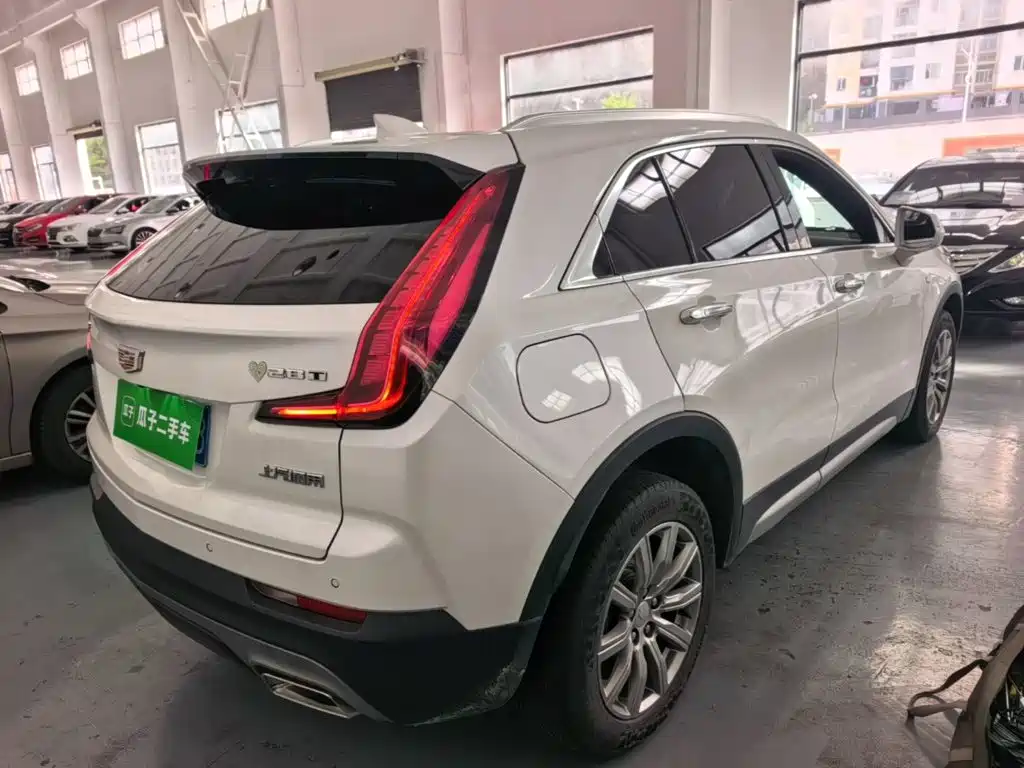 Cadillac XT4 — фото 6