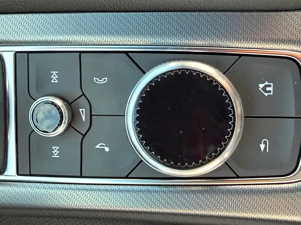 Cadillac CT5 — фото 17