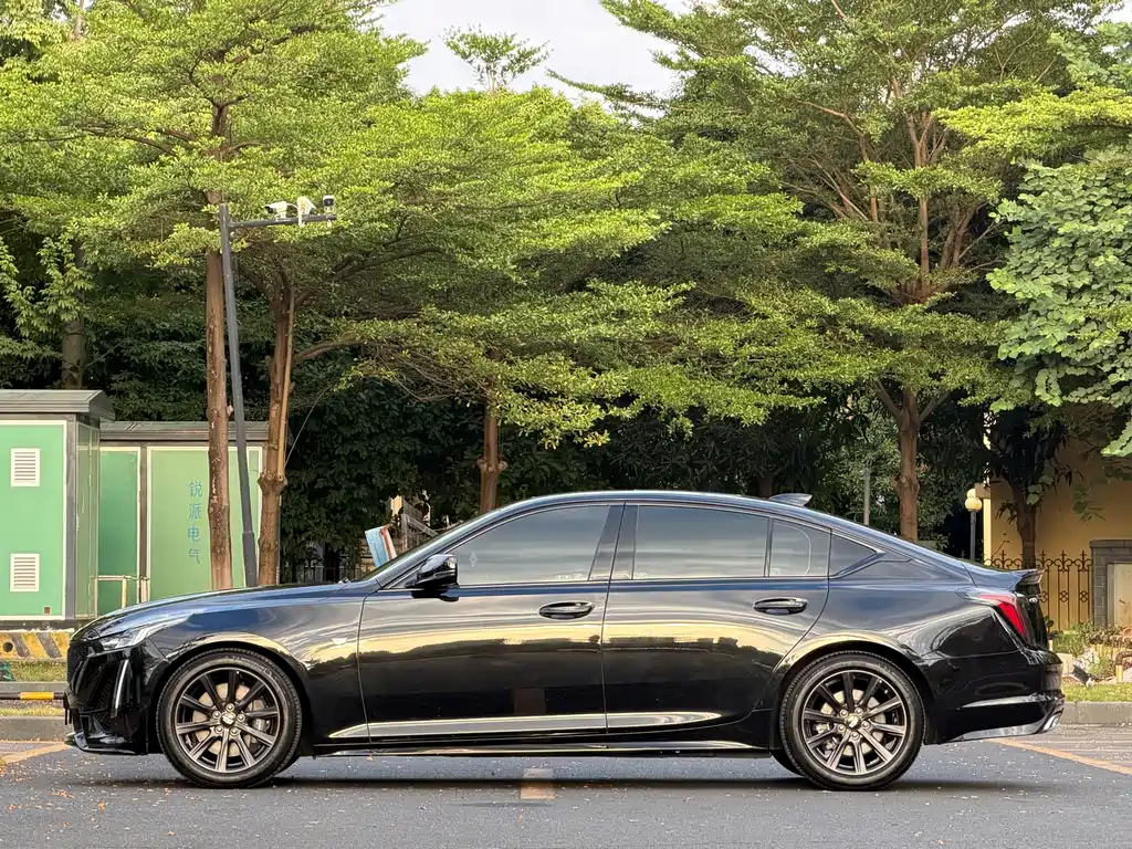 Cadillac CT5 — фото 7
