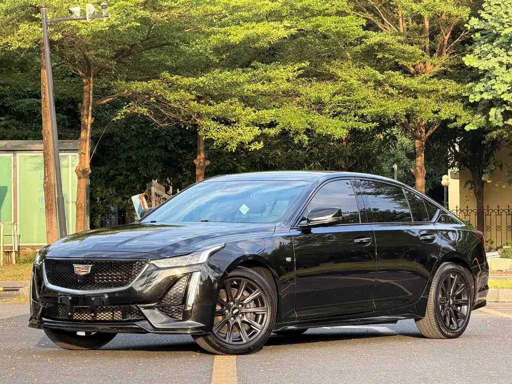 Cadillac CT5 — фото 1