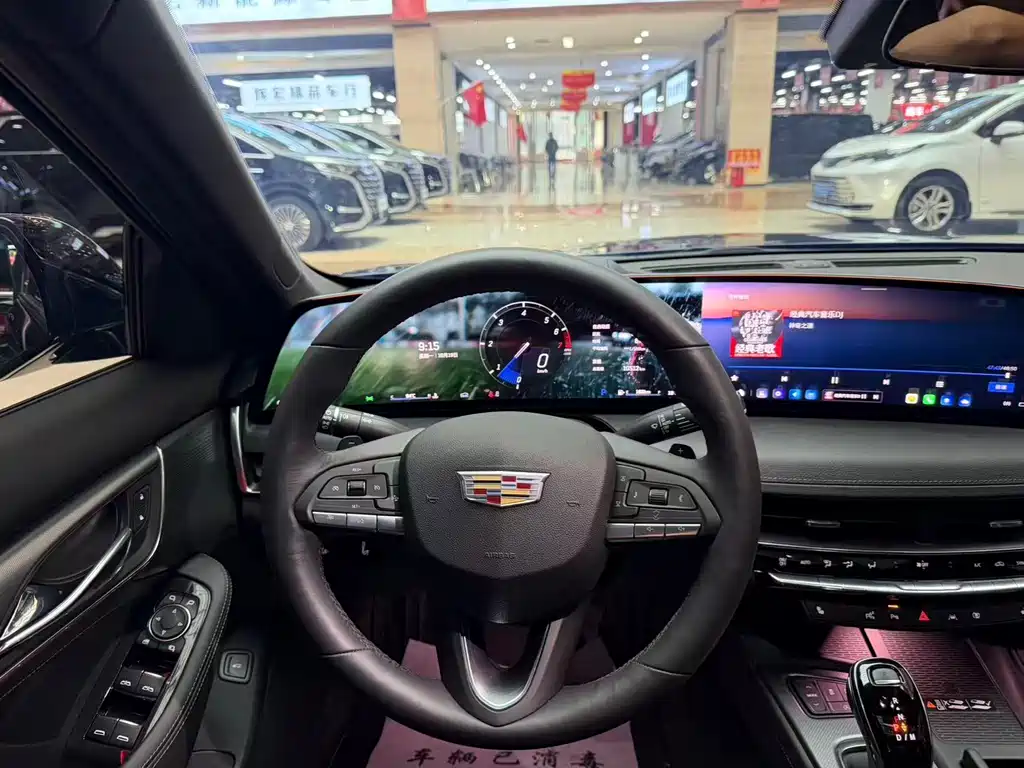 Cadillac CT5 — фото 11