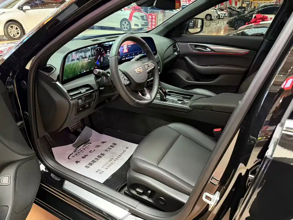 Cadillac CT5 — фото 8