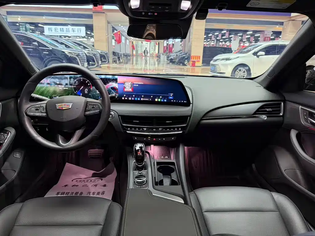 Cadillac CT5 — фото 9