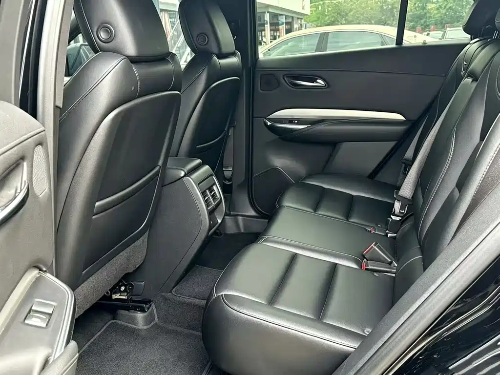 Cadillac XT4 — фото 6
