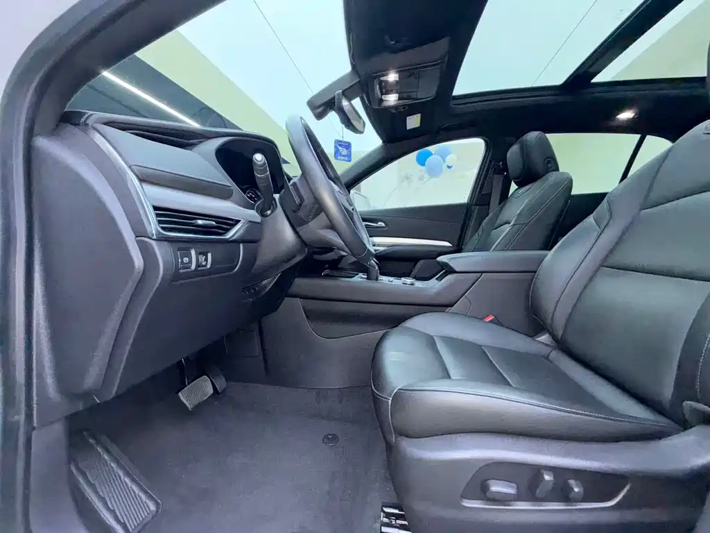 Cadillac XT4 — фото 6
