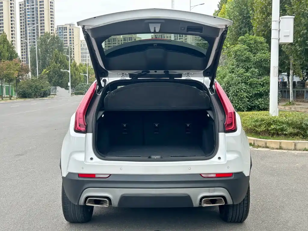 Cadillac XT4 — фото 11