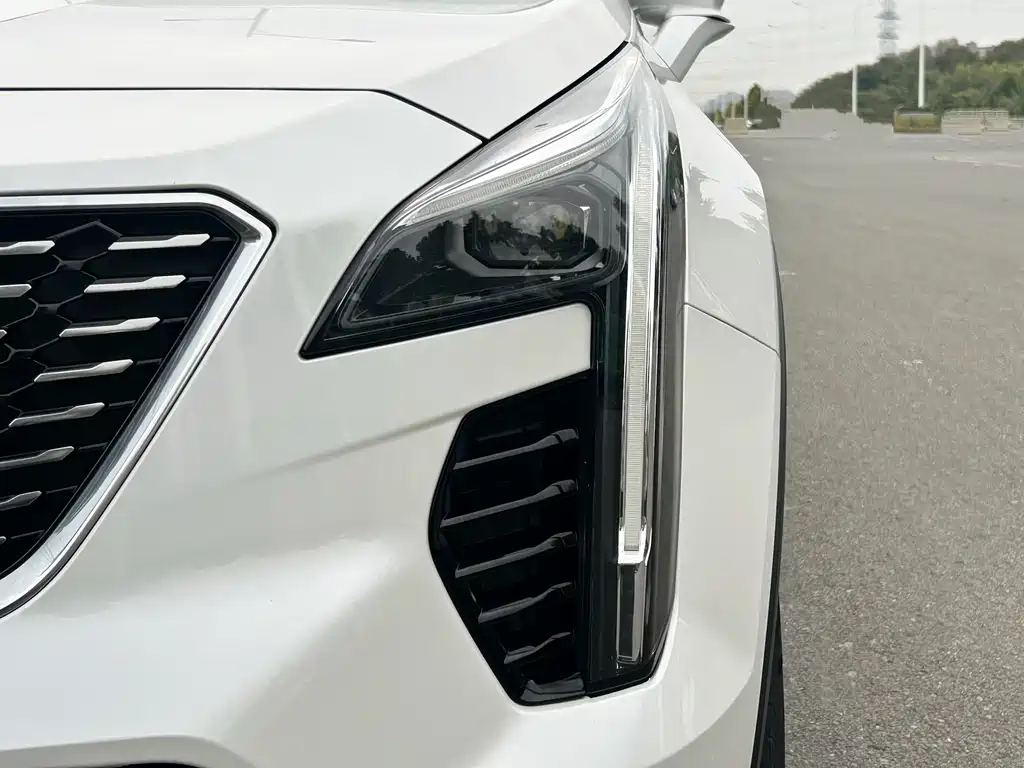 Cadillac XT4 — фото 15
