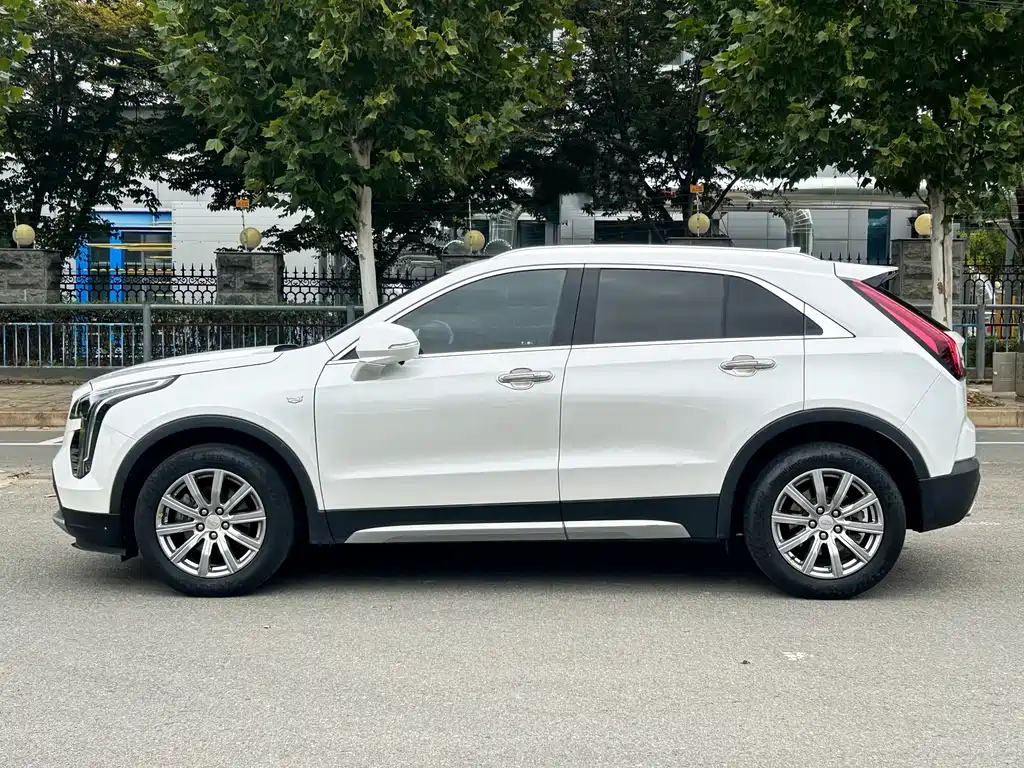 Cadillac XT4 — фото 18