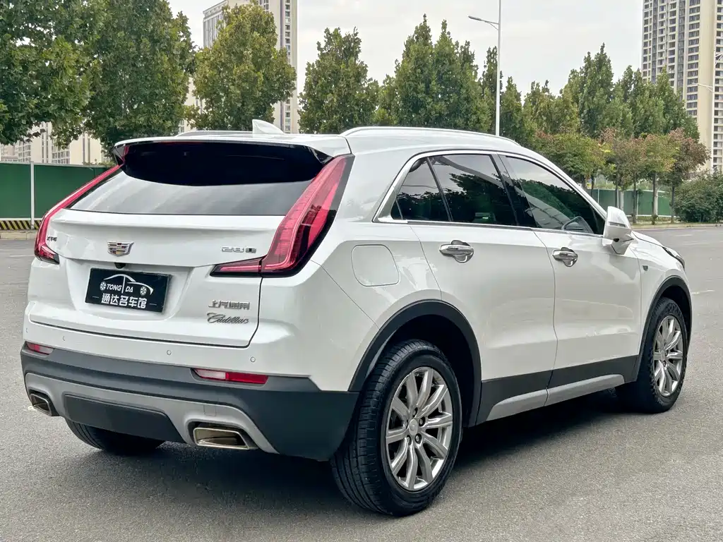 Cadillac XT4 — фото 19