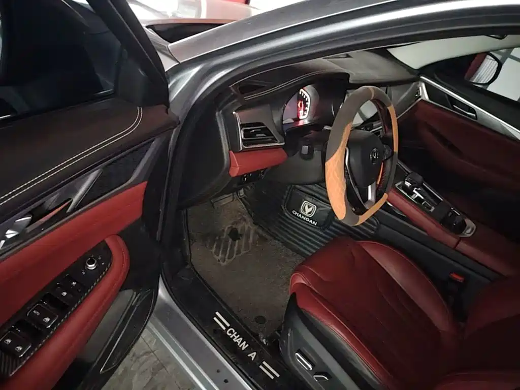 Changan CS85 COUPE — фото 15