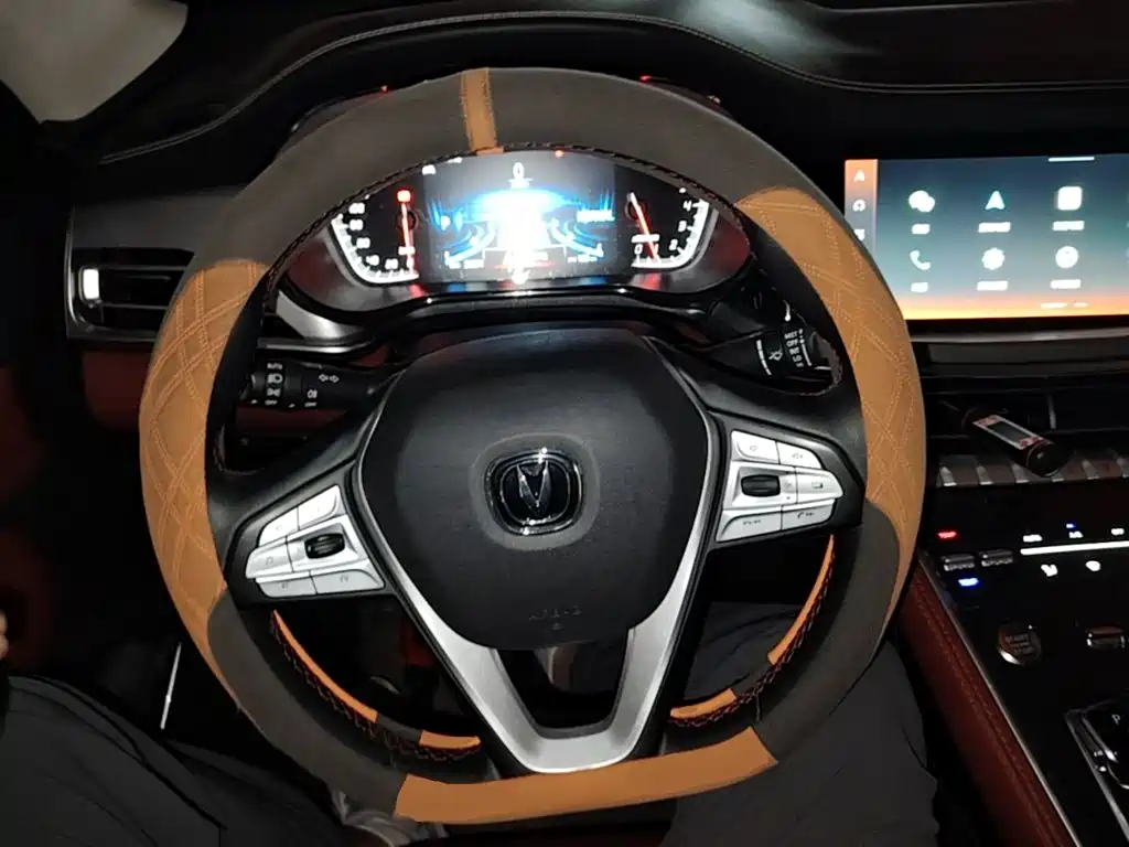 Changan CS85 COUPE — фото 10