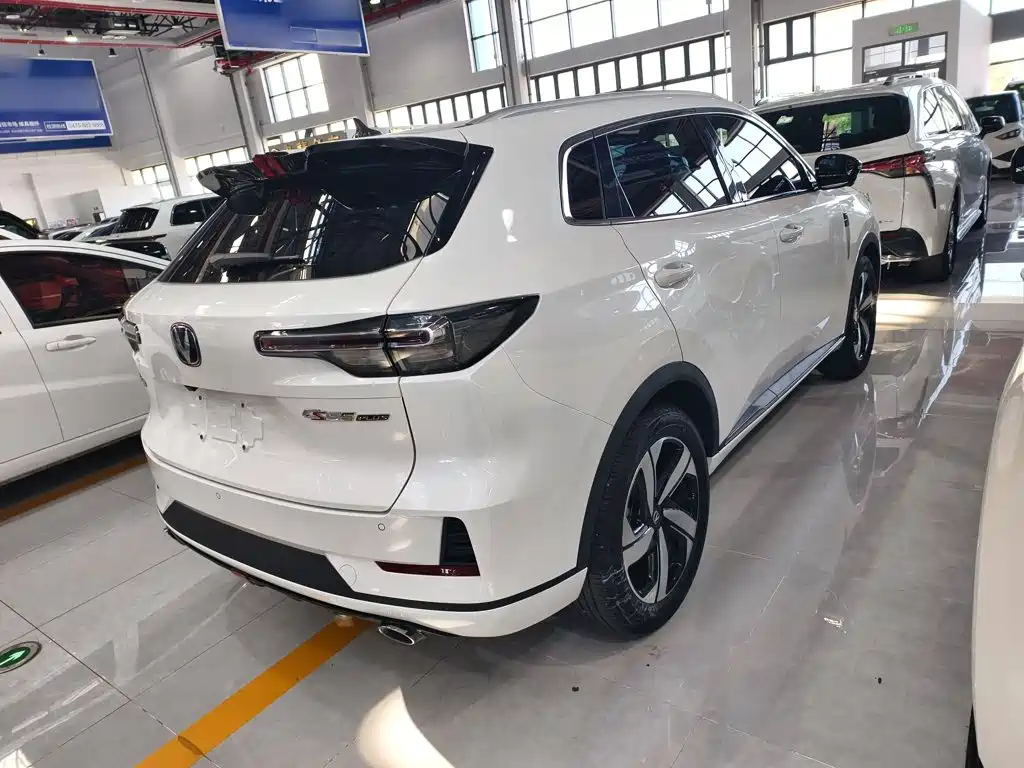 Changan CS55PLUS — фото 9