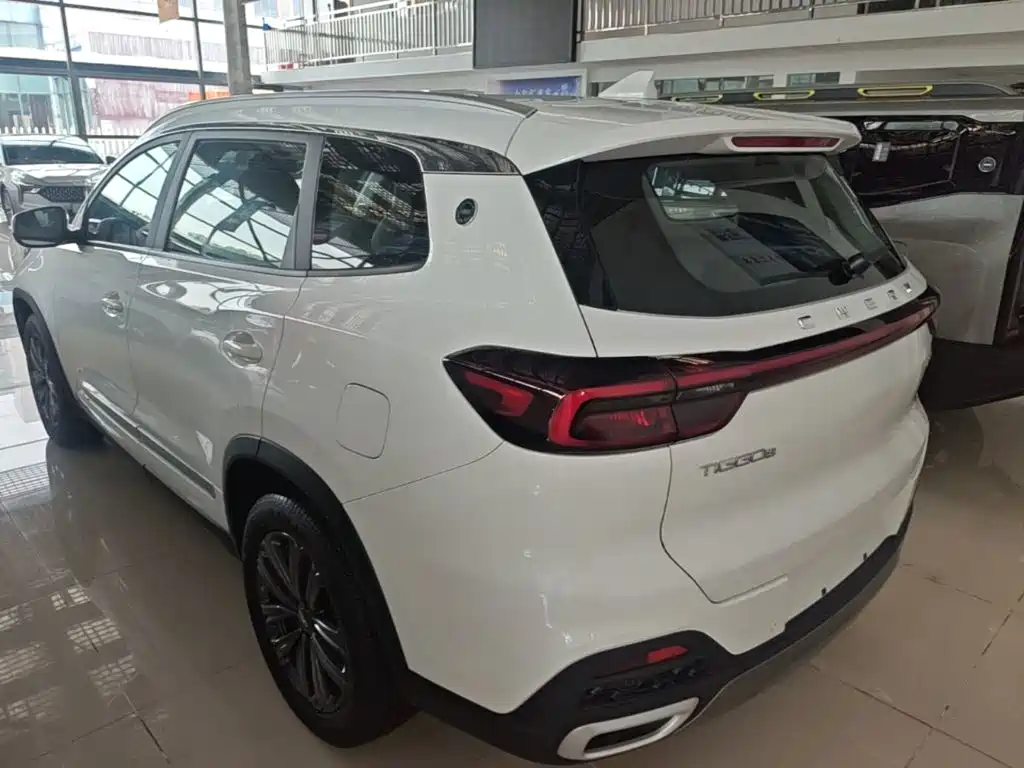 Chery Tiggo 8 — фото 4