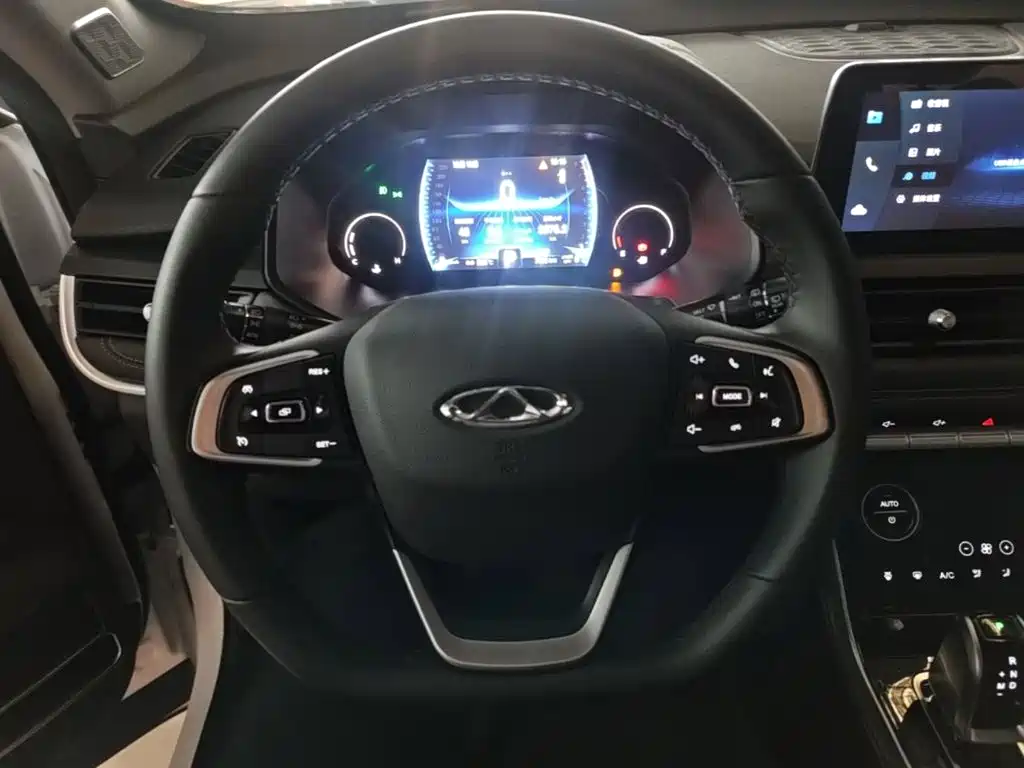 Chery Tiggo 8 — фото 10