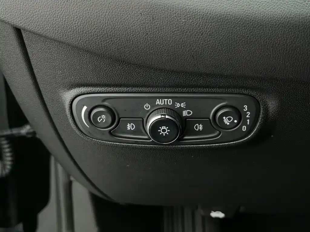 Chevrolet Equinox — фото 21