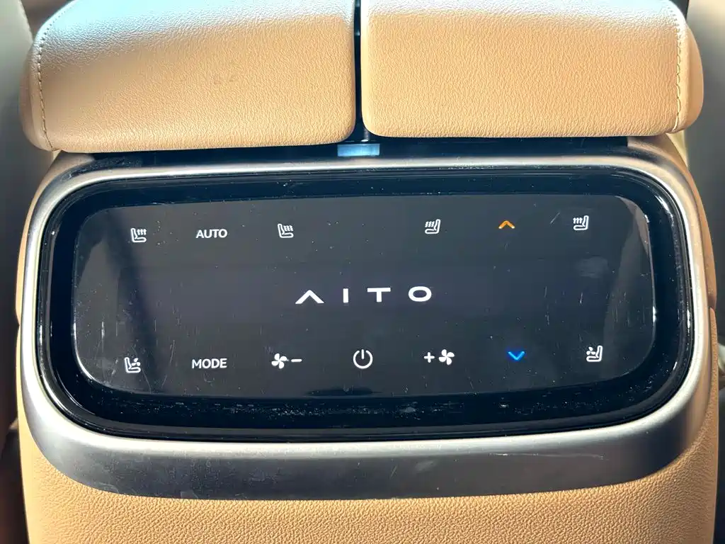 AITO AITO M7 — фото 19