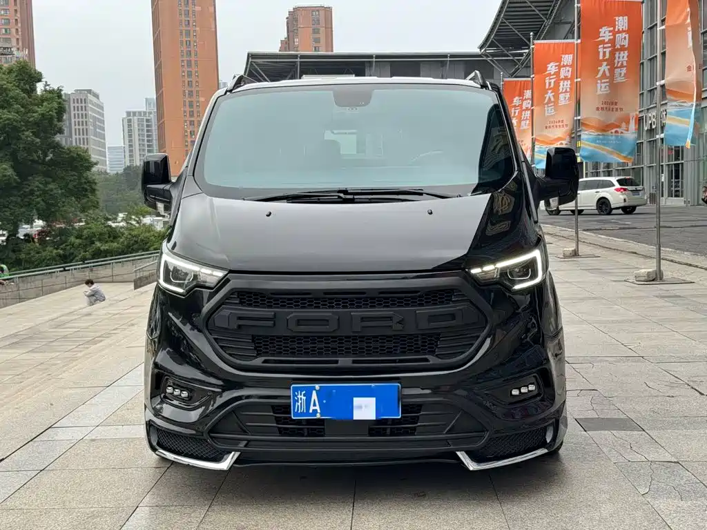 Ford Tourneo — фото 2