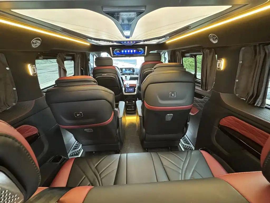 Ford Tourneo — фото 6
