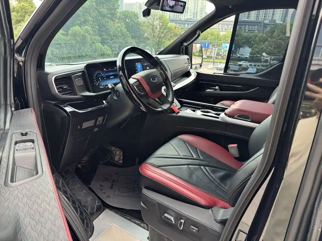 Ford Tourneo — фото 9