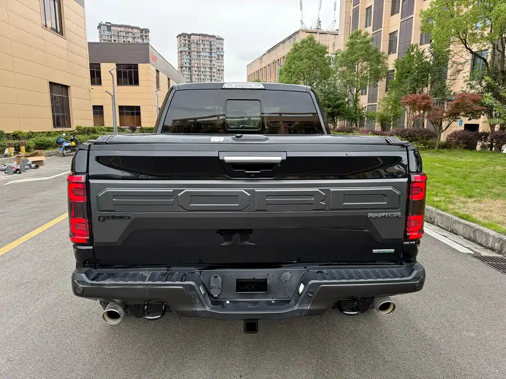 Ford F-150 Raptor — фото 9
