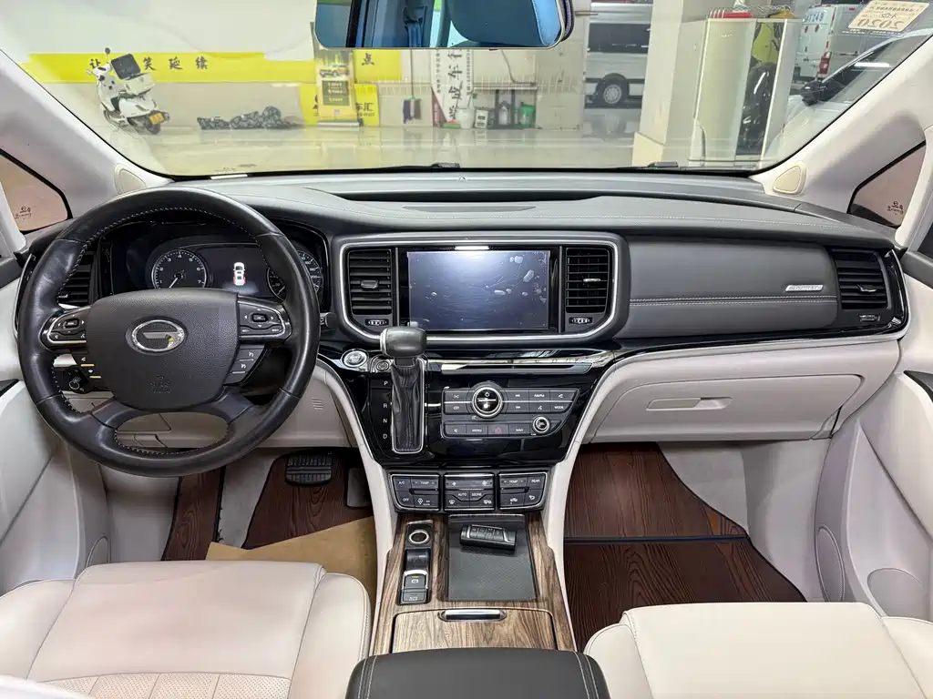 GAC Motor Trumpchi M8 — фото 11