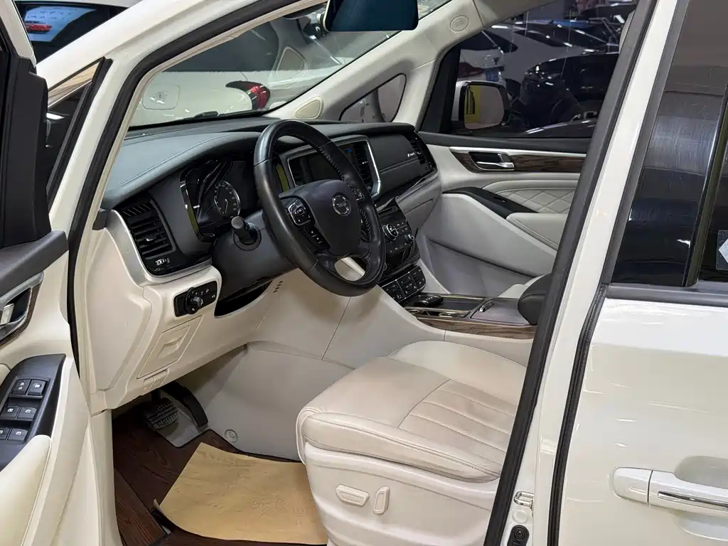 GAC Motor Trumpchi M8 — фото 8
