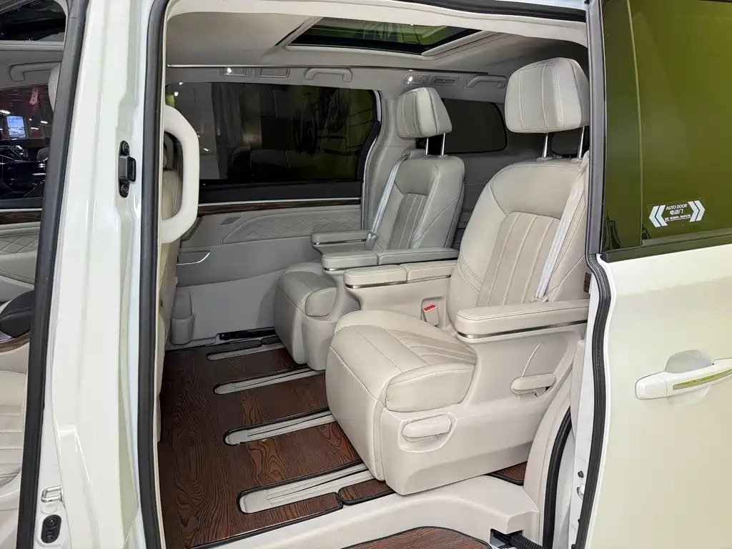 GAC Motor Trumpchi M8 — фото 10
