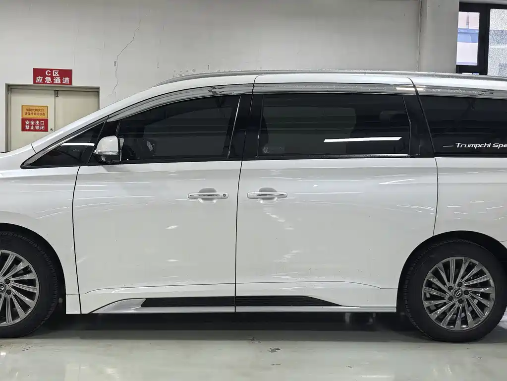 GAC Motor Trumpchi M8 — фото 4