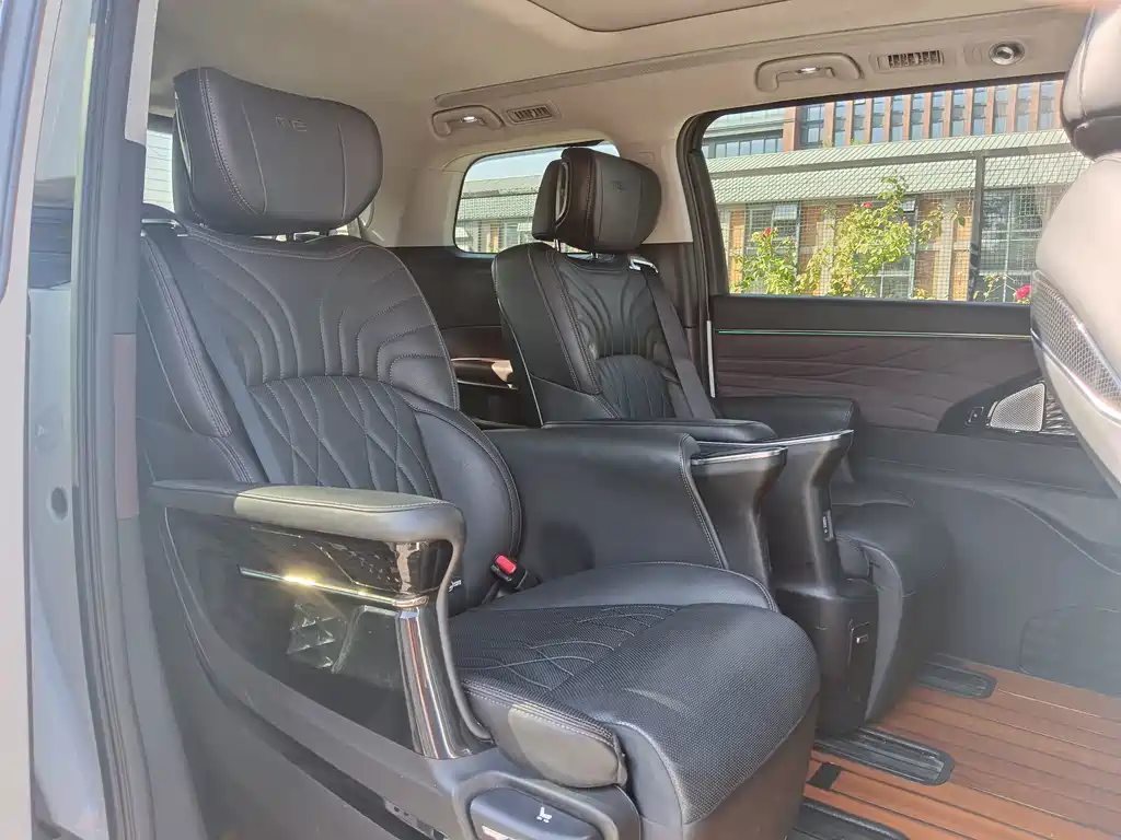 GAC Motor Trumpchi M8 — фото 33