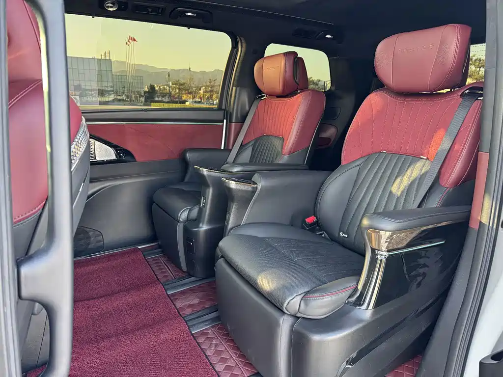 GAC Motor Trumpchi M8 — фото 14