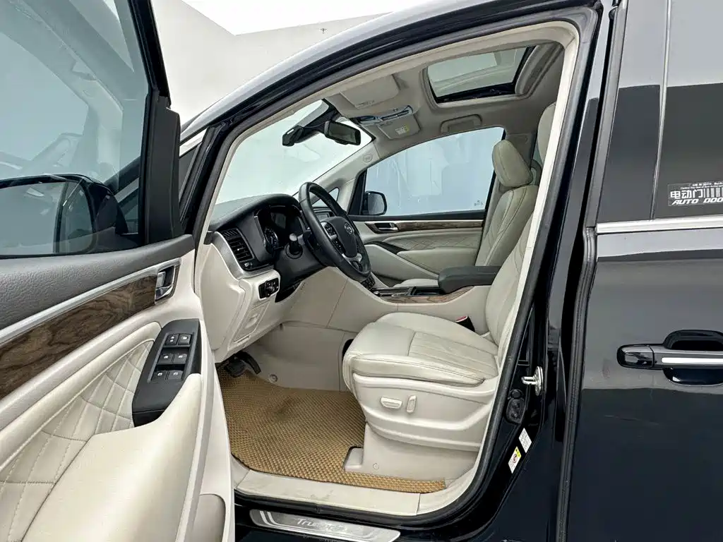 GAC Motor Trumpchi M8 — фото 9