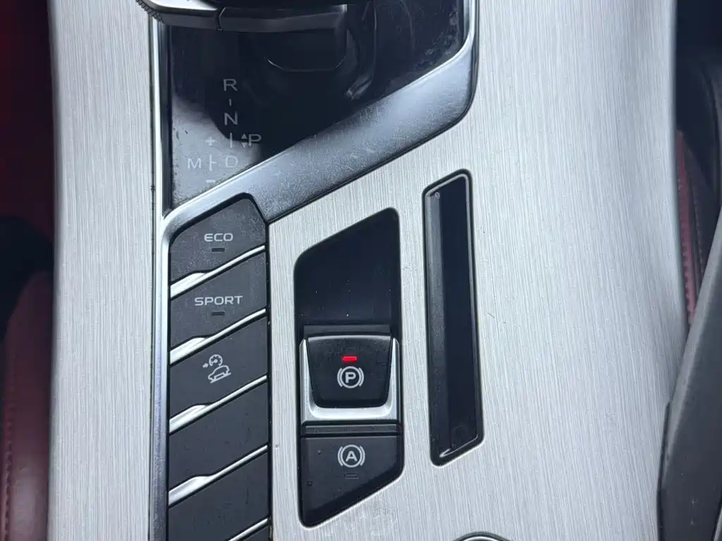 Geely Binyue — фото 10
