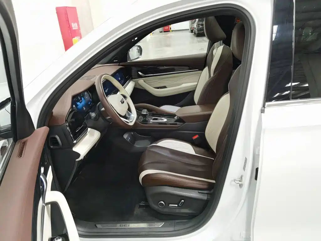 Geely Xingyue L — фото 10