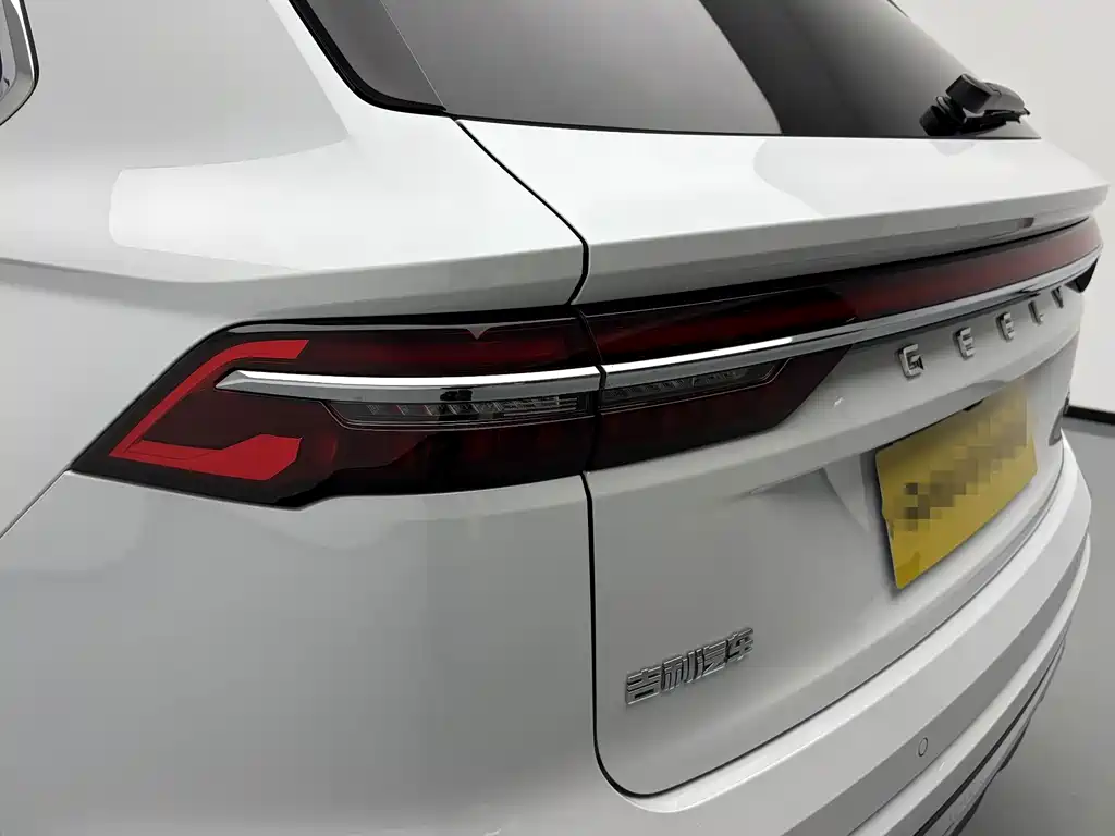 Geely Xingyue L — фото 11