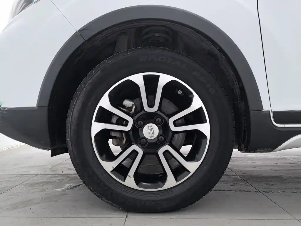Geely Vision X3 — фото 17