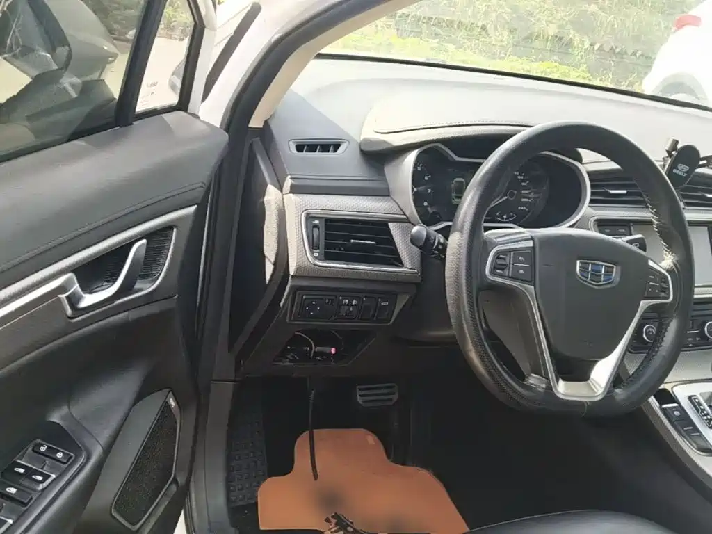 Geely Emgrand GS — фото 15