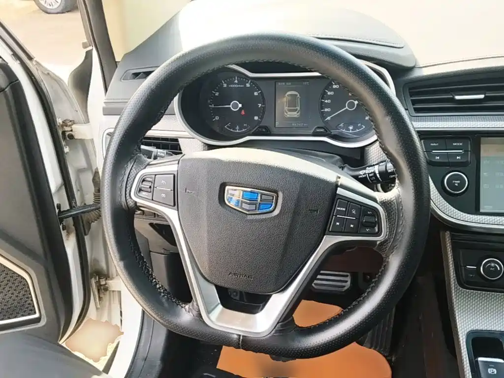 Geely Emgrand GS — фото 10