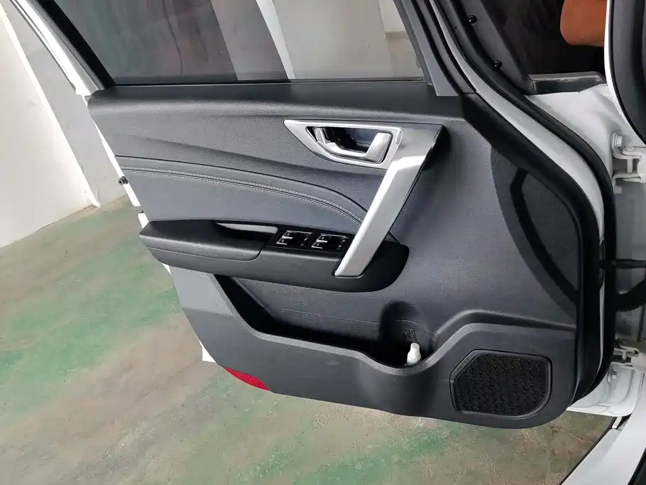 Geely Vision X3 — фото 7