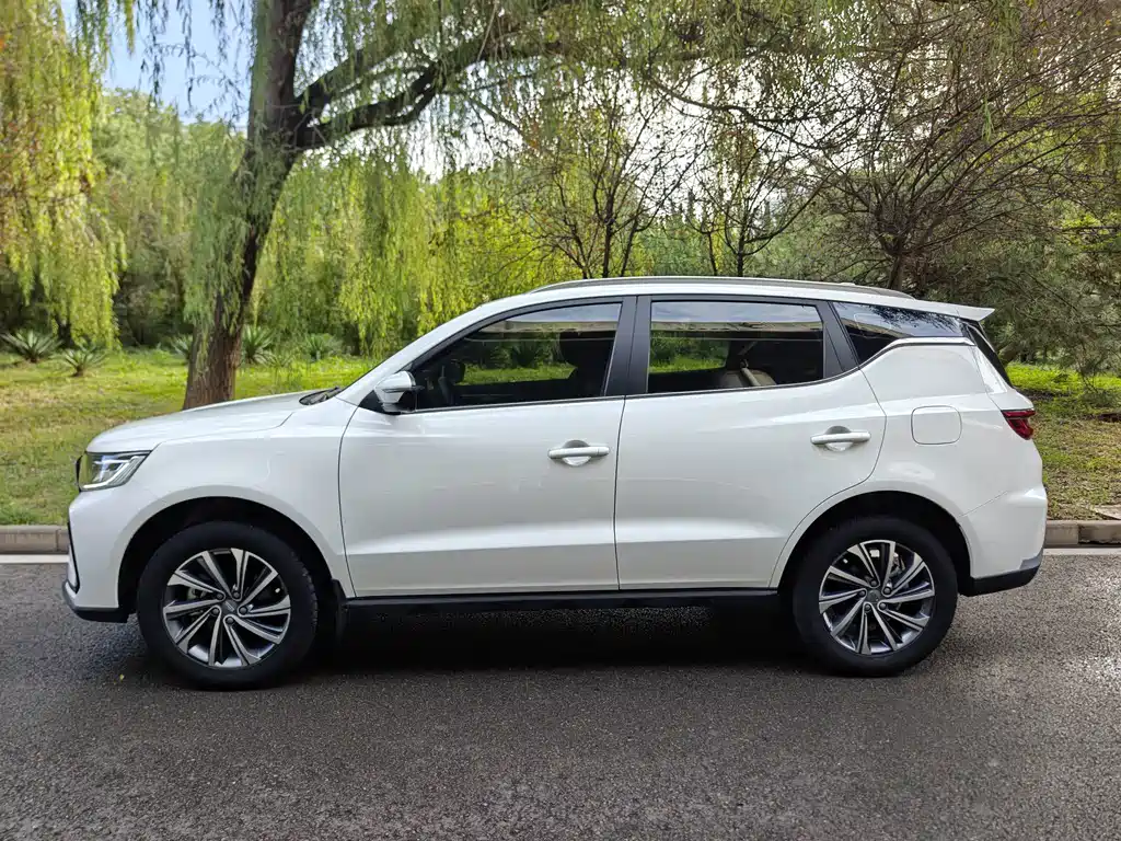 Geely Vision X6 — фото 3