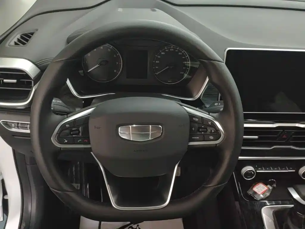 Geely Binyue — фото 10