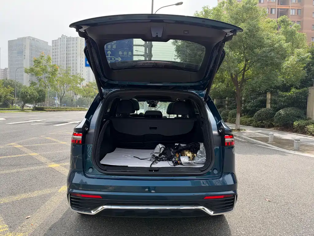 Geely Xingyue L — фото 10