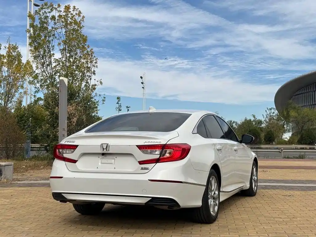 Honda Accord — фото 4