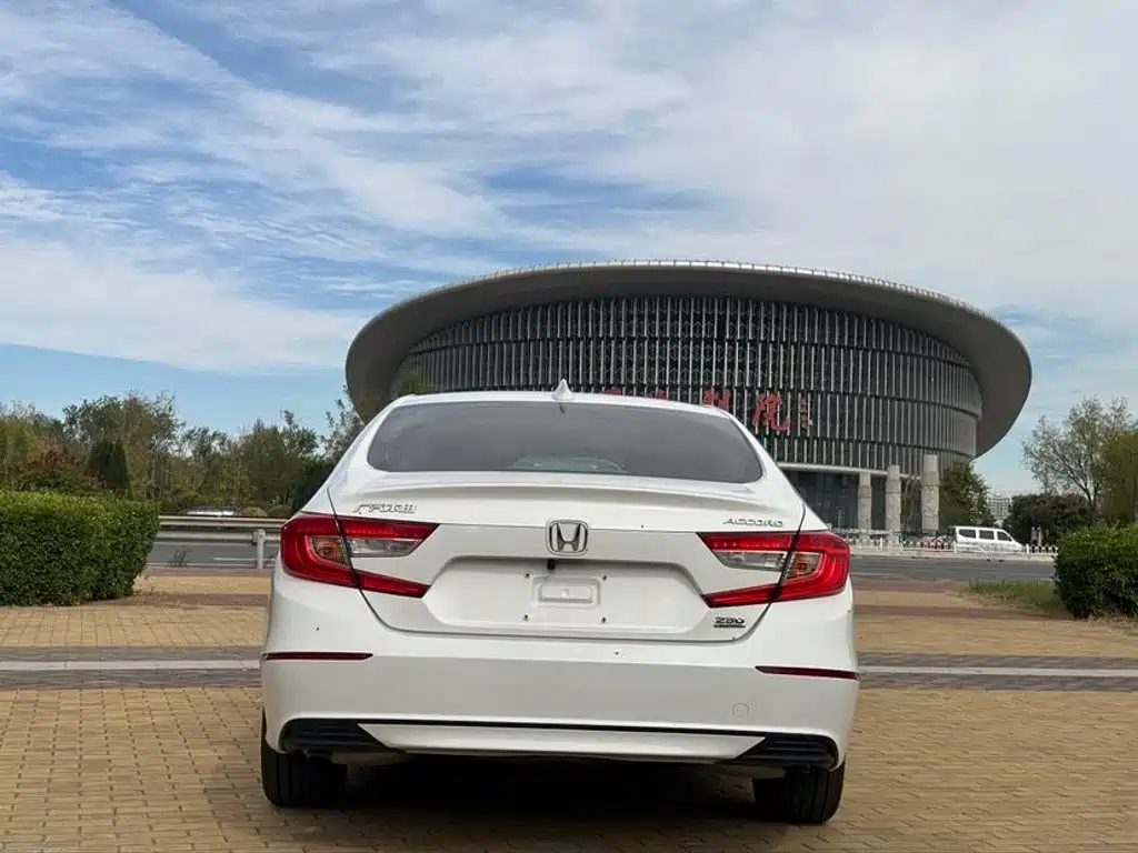 Honda Accord — фото 5